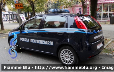 Fiat Grande Punto
Polizia Penitenziaria
vettura utilizzata per servizi istituzionali
POLIZIA PENITENZIARIA 105 AF
Parole chiave: Fiat Grande_Punto POLIZIAPENITENZIARIA105AF