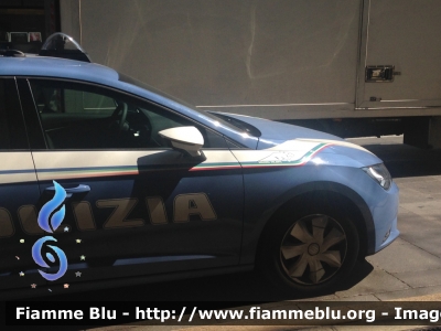 Seat Leon
Polizia di Stato
Squadra Volante Torino
Polizia M0841
Parole chiave: Seat Leon poliziaM0841