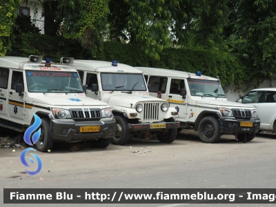 Mahindra Bolero Power
भारत गणराज्य - Republic of India - India
Rajastan Ambulance 
Parole chiave: Mahindra Bolero_Power