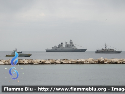 Nave D554 "Caio Duilio"
Marina Militare Italiana
Cacciatorpediniere Lanciamissili
Classe Orizzonte
Festa Forze Armate Bari 2022
Parole chiave: Nave D 554 "Caio Duilio"