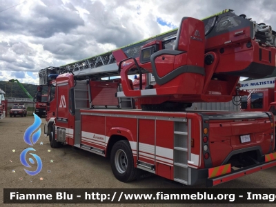 Iveco EuroCargo 160E32 III serie
Vigili del Fuoco
Comando Provinciale di Milano
Autoscala da 30 metri
Allestimento Iveco Magirus
VF 27802
Parole chiave: Iveco EuroCargo_160E32_IIIserie VF27802