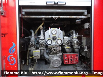 Mercedes-Benz TLF 16-24 4x4
Vigili del Fuoco
Unione distrettuale di Fassa
Corpo Volontario di Pozza di Fassa (TN)
Autobotte prima partenza
Allestimento Ziegler
VF C21 TN
Parole chiave: Mercedes-Benz_TLF_16-24_4x4 VFC21TN