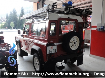 Land Rover Defender 90
Vigili del Fuoco
Unione distrettuale di Fassa
Corpo Volontario di Pozza di Fassa (TN)
VF J59 TN
Parole chiave: Land-Rover Defender_90 VFJ59TN