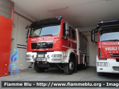 Man TGM 18.340 4x4 II serie
Vigili del Fuoco
Comando Provinciale di Lodi
Distaccamento Volontario di Casalpusterlengo (LO)
AutoPompaSerbatoio allestimento Kofler Fahrzeugbau
VF 26825
Parole chiave: Man TGM_18.340_4x4_IIserie VF26825