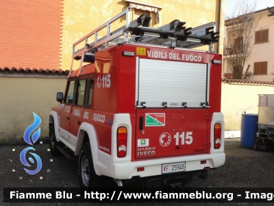 Iveco Massif Double Cab
Vigili del Fuoco
Comando Provinciale di Lodi
Distaccamento Volontario di Casalpusterlengo (LO)
Allestimento Iveco-Magirus
Ricondizionato Fortini
VF 25946
Parole chiave: Iveco Massif_Double_Cab VF25946 santa_barbara_2019