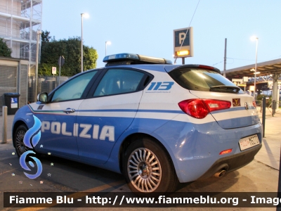 Alfa Romeo Nuova Giulietta restyle
Polizia di Stato
Polizia Ferroviaria
Allestimento FCA
POLIZIA M6270
Parole chiave: Alfa-Romeo Nuova_Giulietta_restyle