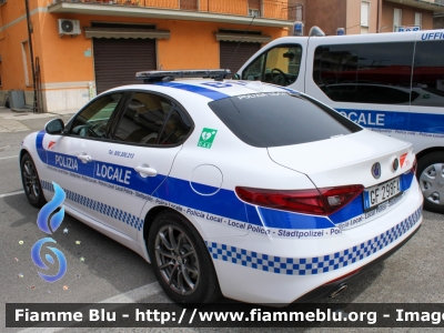 Alfa Romeo Nuova Giulia
Polizia Locale
Unione Valnure Valchero (PC)
Veicolo Proveniente da Confisca
Allestimento Bertazzoni
Parole chiave: Alfa-Romeo Nuova_Giulia