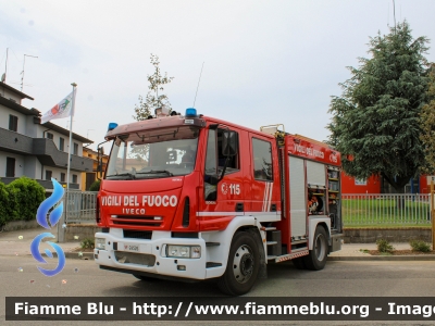 Iveco EuroCargo SuperCity 120E24 II serie
Vigili del Fuoco
Comando Provinciale di Piacenza
AutoPompaSerbatoio allestimento Iveco-Magirus
Equipaggiato con DAE
VF 24526
Parole chiave: Iveco EuroCargo_SuperCity_120E24_IIserie VF24526