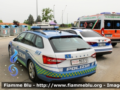 Skoda Superb Wagon III serie restyle
Polizia di Stato
Polizia Stradale
Decorazione Grafica Artlantis
POLIZIA M6370
Parole chiave: Skoda Superb_Wagon_IIIserie_restyle POLIZIAM6370