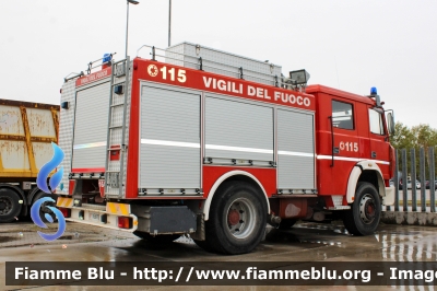 Iveco TurboTech 190-26
Vigili del Fuoco
Comando Provinciale di Verona
Distaccamento Volontario di Villa-Franca di Verona
Ex Padova
AutoPompaSerbatoio allestimento Iveco-Magirus
In dismissione
VF 16670
Parole chiave: Iveco TurboTech_190-26 VF16670