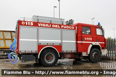 Iveco TurboTech 190-26
Vigili del Fuoco
Comando Provinciale di Verona
Distaccamento Volontario di Villa-Franca di Verona
Ex Padova
AutoPompaSerbatoio allestimento Iveco-Magirus
In dismissione
VF 16670
Parole chiave: Iveco TurboTech_190-26 VF16670