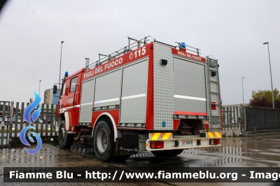 Iveco TurboTech 190-26
Vigili del Fuoco
Comando Provinciale di Verona
Distaccamento Volontario di Villa-Franca di Verona
Ex Padova
AutoPompaSerbatoio allestimento Iveco-Magirus
In dismissione
VF 16670
Parole chiave: Iveco TurboTech_190-26 VF16670