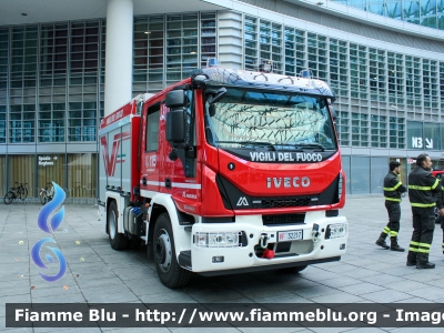 Iveco EuroCargo 120E25 IV serie
Vigili del Fuoco
Comando Provinciale di Milano
AutoPompaSerbatoio allestimento Magirus
VF 32217

Fotografato in occasione della fratellanza della strada
Parole chiave: Iveco EuroCargo_120E25_IVserie VF32217