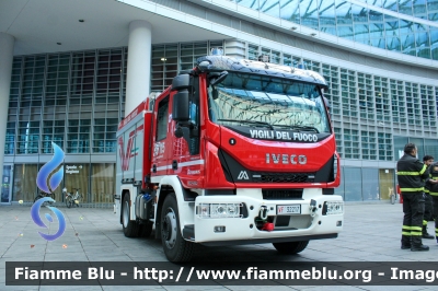 Iveco EuroCargo 120E25 IV serie
Vigili del Fuoco
Comando Provinciale di Milano
AutoPompaSerbatoio allestimento Magirus
VF 32217

Fotografato in occasione della fratellanza della strada
Parole chiave: Iveco EuroCargo_120E25_IVserie VF32217