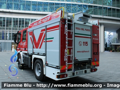 Iveco EuroCargo 120E25 IV serie
Vigili del Fuoco
Comando Provinciale di Milano
AutoPompaSerbatoio allestimento Magirus
VF 32217

Fotografato in occasione della fratellanza della strada
Parole chiave: Iveco EuroCargo_120E25_IVserie VF32217