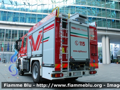 Iveco EuroCargo 120E25 IV serie
Vigili del Fuoco
Comando Provinciale di Milano
AutoPompaSerbatoio allestimento Magirus
VF 32217

Fotografato in occasione della fratellanza della strada
Parole chiave: Iveco EuroCargo_120E25_IVserie VF32217