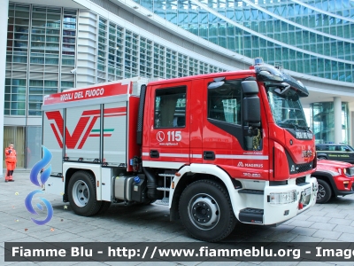 Iveco EuroCargo 120E25 IV serie
Vigili del Fuoco
Comando Provinciale di Milano
AutoPompaSerbatoio allestimento Magirus
VF 32217

Fotografato in occasione della fratellanza della strada
Parole chiave: Iveco EuroCargo_120E25_IVserie VF32217