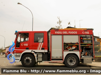 Iveco EuroCargo SuperCity 120E24 II serie
Vigili del Fuoco
Comando Provinciale di Piacenza
AutoPompaSerbatoio allestimento Iveco-Magirus
Equipaggiato con DAE
VF 24526
Parole chiave: Iveco EuroCargo_SuperCity_120E24_IIserie VF24526