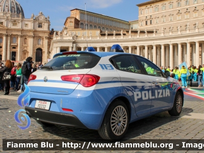 Alfa Romeo Nuova Giulietta restyle
Polizia di Stato
Ispettorato di Pubblica Sicurezza presso il Vaticano
Allestita NCT Nuova Carrozzeria Torinese
Decorazione Grafica Artlantis
POLIZIA M2232
Parole chiave: Alfa-Romeo Nuova_Giulietta_restyle POLIZIAM2232