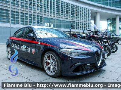 Alfa Romeo Nuova Giulia Quadrifoglio
Carabinieri
Nucleo Operativo e Radiomobile
CC DK 555
Parole chiave: Alfa-Romeo Nuova_Giulia_Quadrifoglio CCDK555