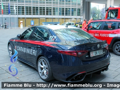 Alfa Romeo Nuova Giulia Quadrifoglio
Carabinieri
Nucleo Operativo e Radiomobile
CC DK 555
Parole chiave: Alfa-Romeo Nuova_Giulia_Quadrifoglio CCDK555