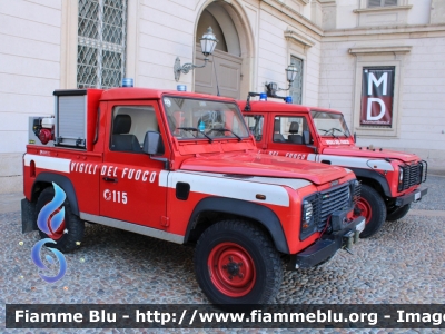 Land Rover Defender 90
Vigili del Fuoco
Comando Provinciale Milano
VF 22390

Fotografato in occasione della Festa della Repubblica 2022
Parole chiave: Land-Rover Defender_90 VF22390