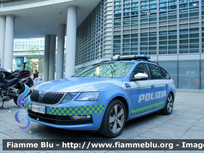 Skoda Octavia Wagon V serie
Polizia di Stato
Polizia Stradale
Allestimento Focaccia
Decorazione Grafica Artlantis
POLIZIA M4710

Fotografata alla fratellanza della strada
Parole chiave: Skoda Octavia_Wagon_Vserie POLIZIAM4710