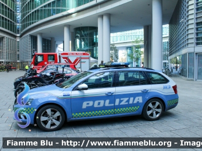 Skoda Octavia Wagon V serie
Polizia di Stato
Polizia Stradale
Allestimento Focaccia
Decorazione Grafica Artlantis
POLIZIA M4710

Fotografata alla fratellanza della strada
Parole chiave: Skoda Octavia_Wagon_Vserie POLIZIAM4710