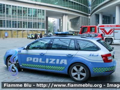 Skoda Octavia Wagon V serie
Polizia di Stato
Polizia Stradale
Allestimento Focaccia
Decorazione Grafica Artlantis
POLIZIA M4710

Fotografata alla fratellanza della strada
Parole chiave: Skoda Octavia_Wagon_Vserie POLIZIAM4710