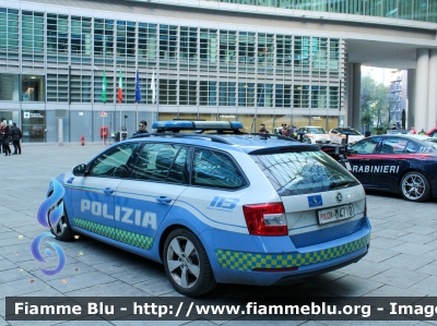 Skoda Octavia Wagon V serie
Polizia di Stato
Polizia Stradale
Allestimento Focaccia
Decorazione Grafica Artlantis
POLIZIA M4710

Fotografata alla fratellanza della strada
Parole chiave: Skoda Octavia_Wagon_Vserie POLIZIAM4710