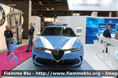  Alfa-Romeo Tonale 
Polizia di Stato
Squadra Volante
Allestimento FCA
Esposto alla MILIPOL di Parigi 2023 
Parole chiave:  Alfa-Romeo Tonale 