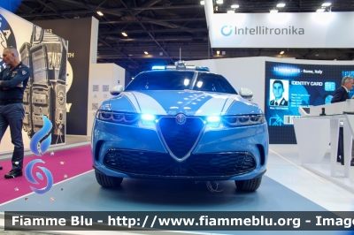  Alfa-Romeo Tonale 
Polizia di Stato
Squadra Volante
Allestimento FCA
Esposto alla MILIPOL di Parigi 2023 
Parole chiave:  Alfa-Romeo Tonale 