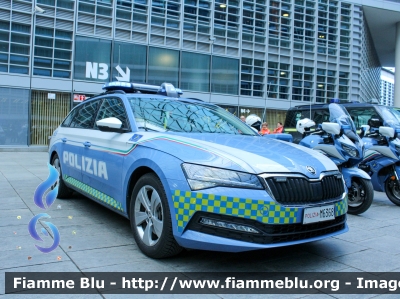 Skoda Superb Wagon III serie restyle
Polizia di Stato
Polizia Stradale
Decorazione Grafica Artlantis
POLIZIA M6338

Fotografata in occasione della Fratellanza della Strada
Parole chiave: Skoda Superb_Wagon_IIIserie_restyle POLIZIAM6338