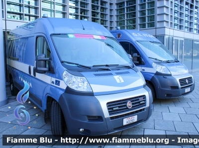 Fiat Ducato X250
Polizia di Stato
Gruppo Sportivo Fiamme Oro
Polizia F8001
Parole chiave: Fiat Ducato_X250 PoliziaF8001