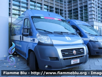 Fiat Ducato X250
Polizia di Stato
Gruppo Sportivo Fiamme Oro
Polizia F8001
Parole chiave: Fiat Ducato_X250 PoliziaF8001