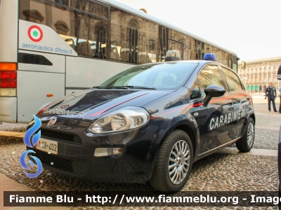 Fiat Punto VI serie
Carabinieri
Polizia Militare presso Aeronautica Militare Italiana
AM CR 402
Fotografata in occasione della Festa della Repubblica 2022
Parole chiave: Fiat Punto_VIserie AMCR402 festa_della_repubblica