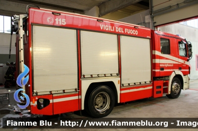 Mercedes-Benz Actros 1841 II serie 
Vigili del Fuoco
Comando Provinciale di Milano
Distaccamento Volontario di Melegnano (MI)
AutoPompaSerbatoio allestimento Bai
VF 24473

Fotografata in occasione di Santa Barbara 2022
Parole chiave: Mercedes-Benz Actros_1841_IIserie santa_barbara_2022