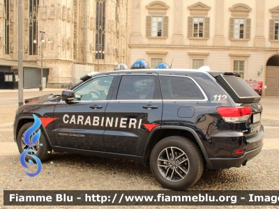 Jeep Grand Cherokee IV serie restyle
Carabinieri
III Reggimento "Lombardia"
Allestimento NCT Nuova Carrozzeria Torinese
CC EC 439

Fotografata in occasione della Festa della Repubblica Italiana 2022
Parole chiave: Jeep Grand_Cherokee IVserie CCEC439