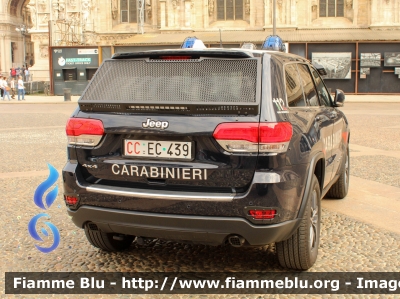 Jeep Grand Cherokee IV serie restyle
Carabinieri
III Reggimento "Lombardia"
Allestimento NCT Nuova Carrozzeria Torinese
CC EC 439

Fotografata in occasione della Festa della Repubblica Italiana 2022
Parole chiave: Jeep Grand_Cherokee IVserie CCEC439