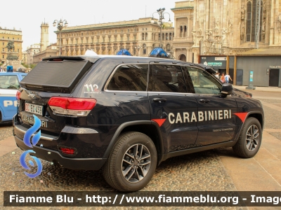 Jeep Grand Cherokee IV serie restyle
Carabinieri
III Reggimento "Lombardia"
Allestimento NCT Nuova Carrozzeria Torinese
CC EC 439

Fotografata in occasione della Festa della Repubblica Italiana 2022
Parole chiave: Jeep Grand_Cherokee IVserie CCEC439