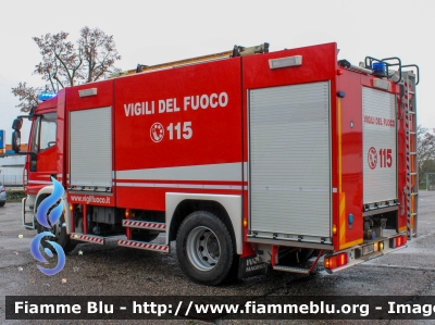 Iveco EuroCargo 180E30 III serie
Vigili del Fuoco
Comando Provinciale di Milano
Distaccamento Volontario di Melegnano (MI) 
AutoBottePompa allestimento Iveco-Magirus
VF 26464

Fotografata in occasione di Santa Barbara 2022
Parole chiave: Iveco EuroCargo 180E30_IIIserie santa_barbara_2022