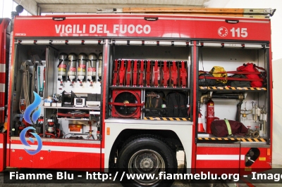 Mercedes-Benz Actros 1841 II serie 
Vigili del Fuoco
Comando Provinciale di Milano
Distaccamento Volontario di Melegnano (MI)
AutoPompaSerbatoio allestimento Bai
VF 24473

Fotografata in occasione di Santa Barbara 2022
Parole chiave: Mercedes-Benz Actros_1841_IIserie santa_barbara_2022