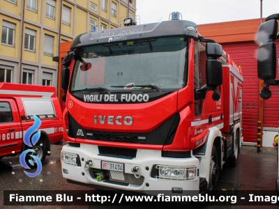 Iveco EuroCargo 120E25 IV serie - NewCity 2020
Vigili del Fuoco
Comando Provinciale di Como
AutoPompaSerbatoio allestimento Magirus
Ricondizionato Divitec
VF 31434
VF 31863

Fotografato in occasione di Santa Barbara 2022
Parole chiave: Iveco EuroCargo_120E25_IVserie - NewCity_2020 VF31434 VF31863 Santa_Barbara_2022