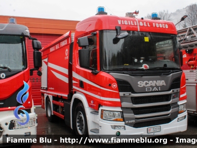 Scania P370 III serie
Vigili del Fuoco
Comando Provinciale di Como
AutoBottePompa allestimento Bai
VF 32016

Fotografato in occasione di Santa Barbara 2022
Parole chiave: Scania P370_IIIserie VF32016 Santa Barbara 2022