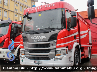 Scania P370 III serie
Vigili del Fuoco
Comando Provinciale di Como
AutoBottePompa allestimento Bai
VF 32016

Fotografato in occasione di Santa Barbara 2022
Parole chiave: Scania P370_IIIserie VF32016 Santa Barbara 2022