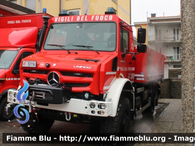 Mercedes-Benz Unimog U5023
Vigili del Fuoco
Comando provinciale di Como
Allestimento Bai
Mezzo di Colonna Mobile
VF 32194

Fotografato in occasione di Santa Barbara 2022
Parole chiave: Mercedes-Benz Unimog_U5023 VF32194 Santa_Barbara_2022