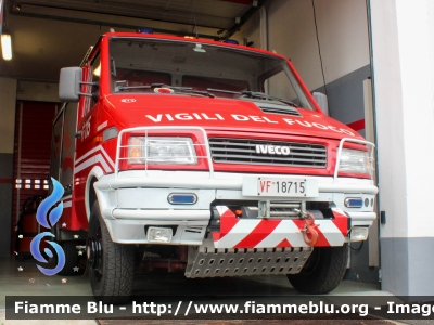 Iveco Daily 4x4 II serie
Vigili del Fuoco
Comando Provinciale di Como
Distaccamento Volontario di Lomazzo (CO)
Autopompaserbatoio Allestimento BAI-Tecnica
Ricondizionato Fortini
VF 18715

Fotografato in occasione di Santa Barbara 2022
Parole chiave: Iveco Daily_4x4_IIserie VF18715 Santa_Barbara_2022