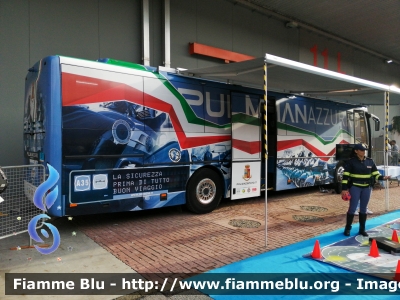 Irisbus DallaVia Tiziano
Polizia di Stato
Polizia Stradale
Pullman Azzurro
POLIZIA F1206

Esposto ad Eicma 2022
Parole chiave: Irisbus DallaVia_Tiziano POLIZIA_F1206 Eicma_2022