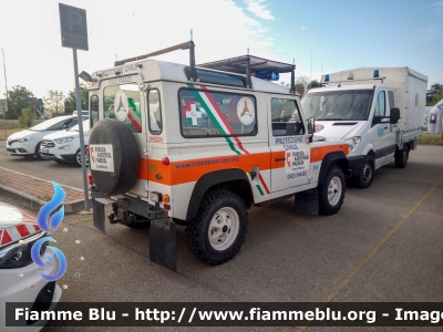 Land-Rover Defender 90
P.A. Croce Bianca - Piacenza
Protezione Civile
Componente Colonna Mobile Comunale
Parole chiave: Land-Rover Defender_90