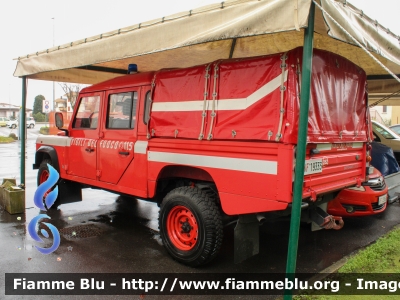 Land-Rover Defender 130
Vigili del Fuoco
Comando Provinciale di Como
Distaccamento Volontario di Lomazzo (CO)
VF 19333

Fotografato in occasione di Santa Barbara 2022
Parole chiave: Land-Rover Defender_130 VF19333 Santa_Barbara_2022